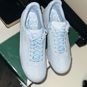 Brand new womens pumas